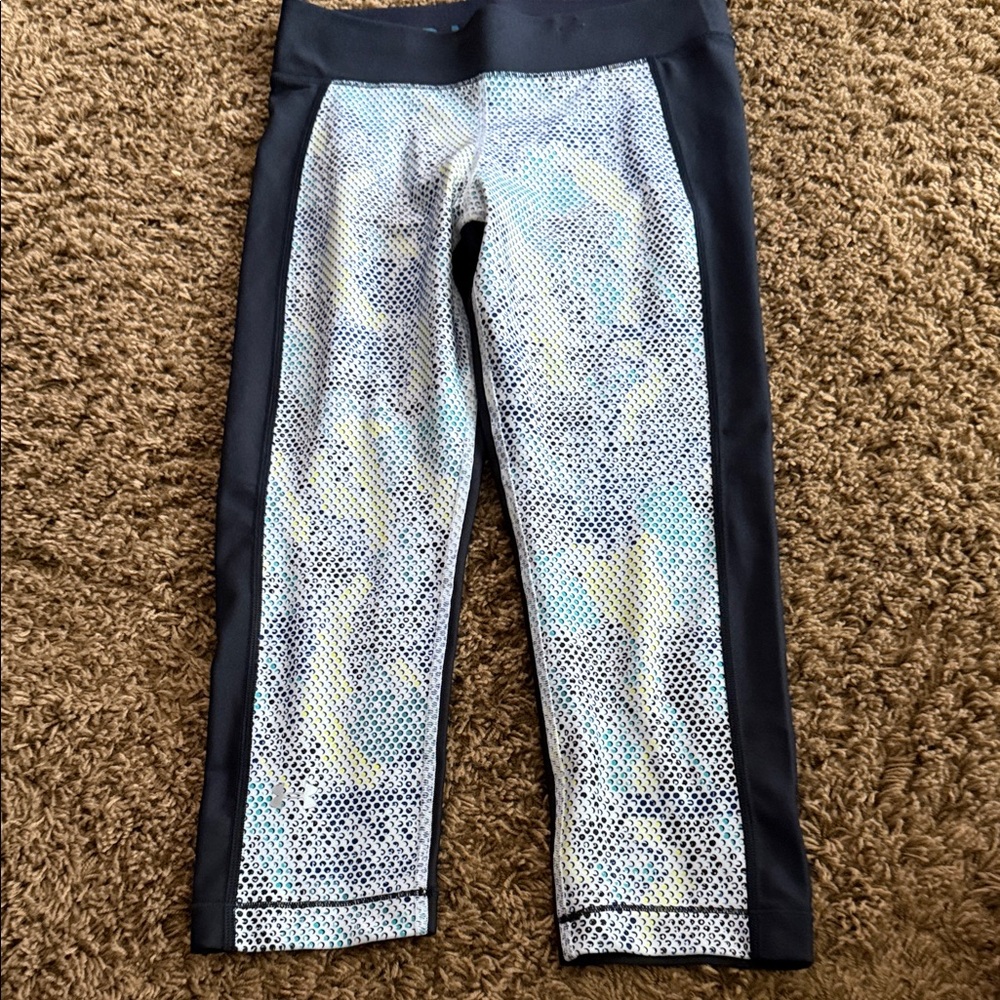 Under Armour Black and White Mesh Pattern Leggings